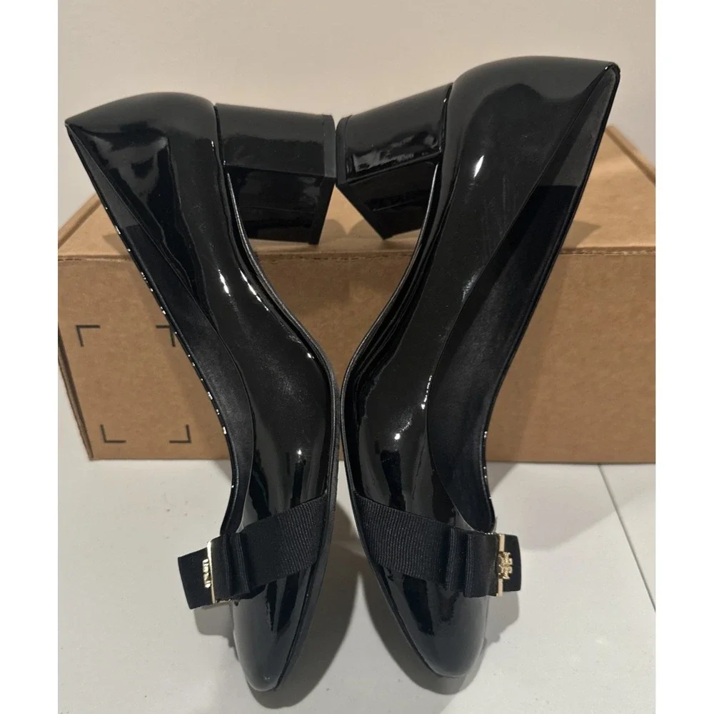 Tory Burch Size 9M Trudy Block Heel Pumps Gold Logo Bow Black Patent Leather